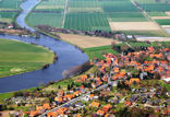 Weser mit Kirche in Dörverden